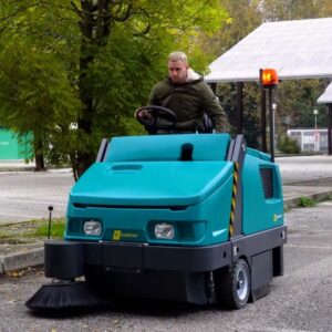 Spazzatrici e pulizia aree esterne